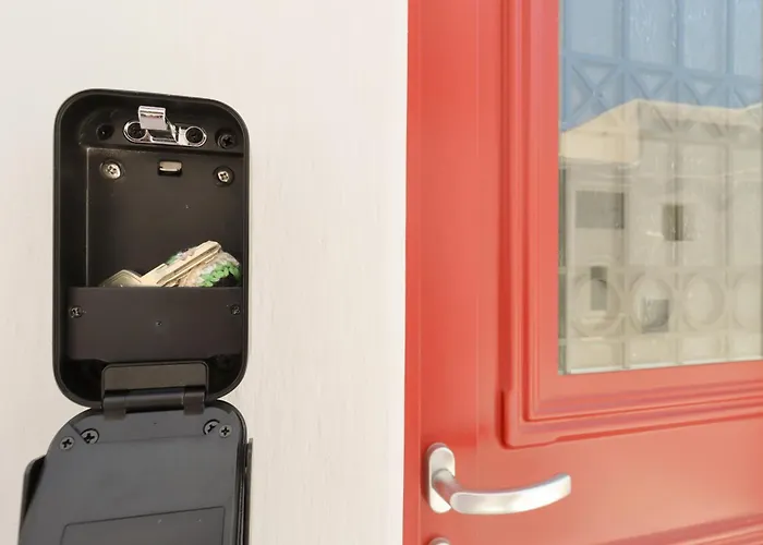 Nisos Mykonos * Mykonos Town